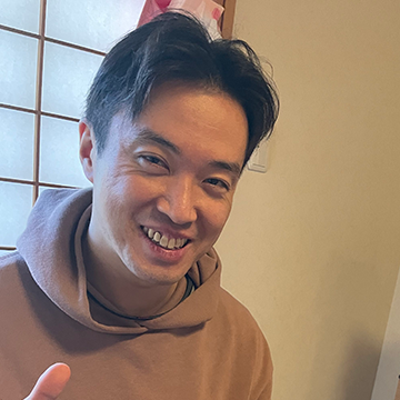 曲渕　敏博